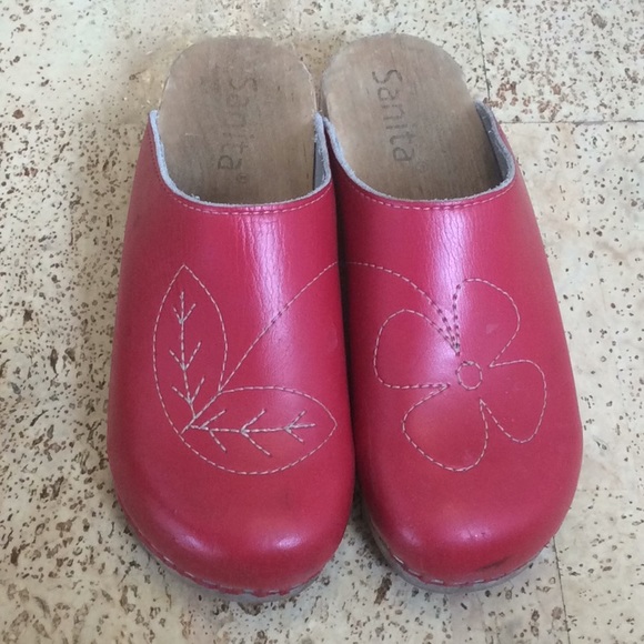 red sanita clogs
